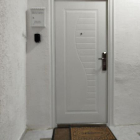 Guesthouse Bit Accommodation Cattaro Esterno foto