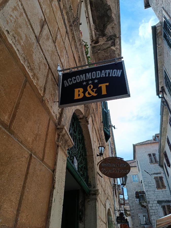 Guesthouse Bit Accommodation Cattaro Esterno foto