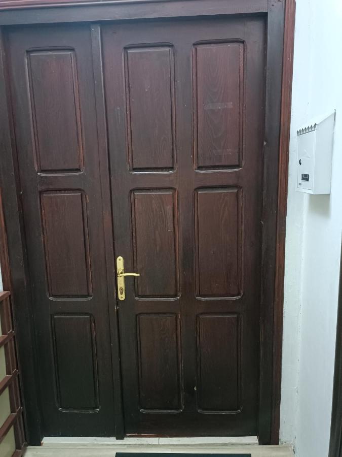 Guesthouse Bit Accommodation Cattaro Esterno foto