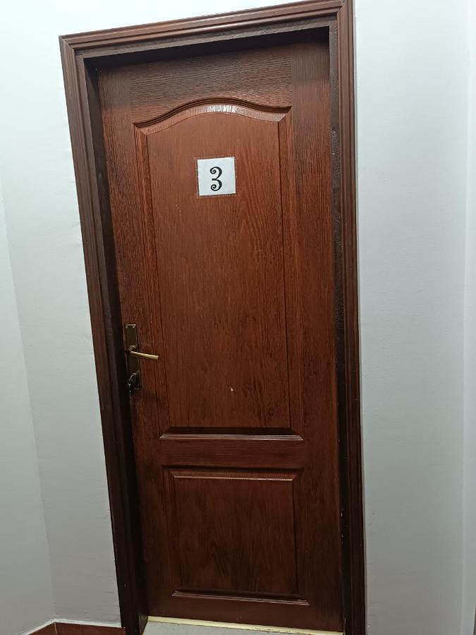 Guesthouse Bit Accommodation Cattaro Esterno foto