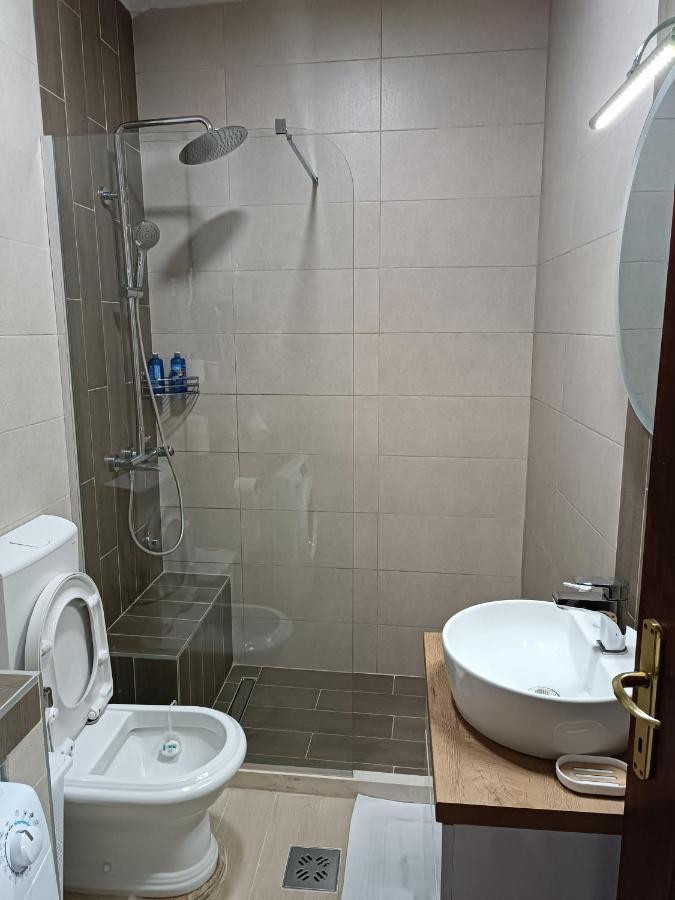 Guesthouse Bit Accommodation Cattaro Esterno foto