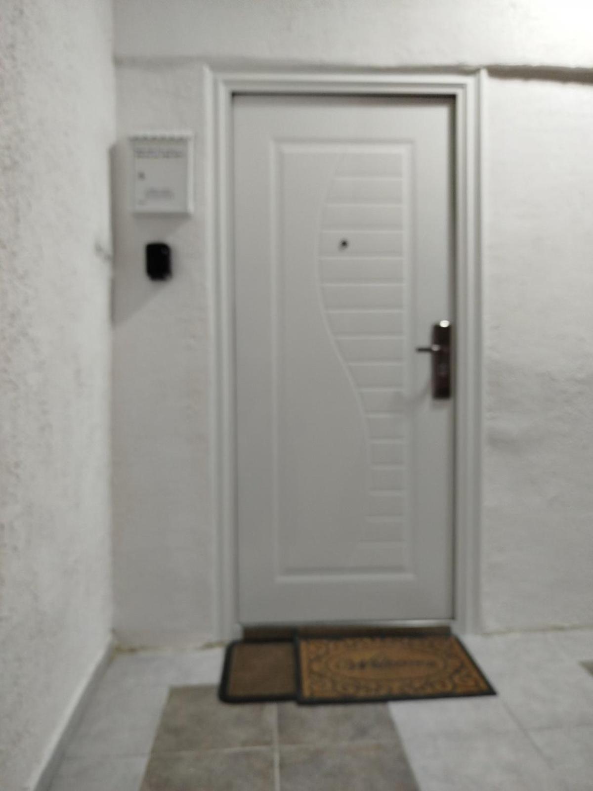 Guesthouse Bit Accommodation Cattaro Esterno foto