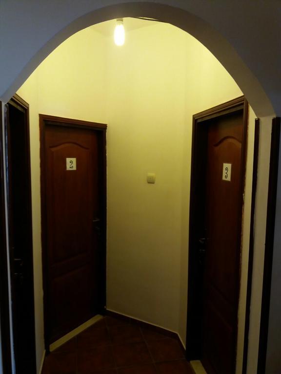 Guesthouse Bit Accommodation Cattaro Esterno foto
